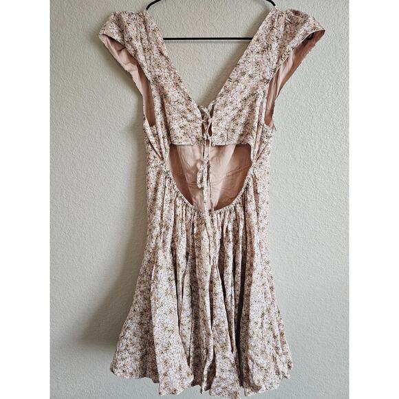 Fate Womens Sz M a Line Skater Dress Beige Floral Keyhole Back Renaissance - Picture 2 of 3